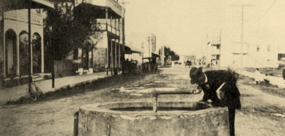 Public Fountian at the Corner of Marion and Taylor