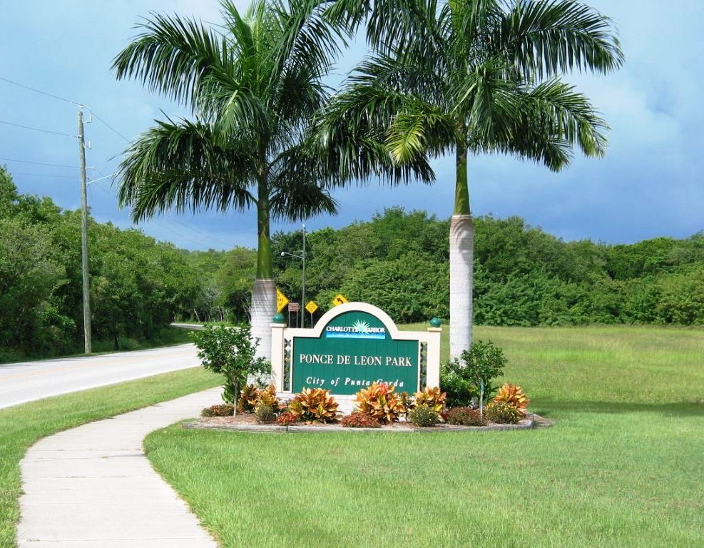  Entrance to Ponce Park